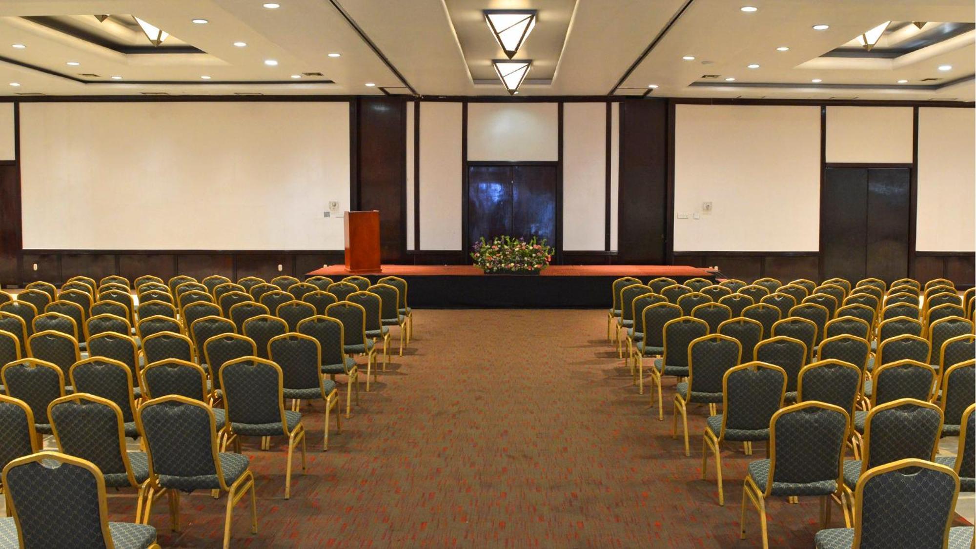 Holiday Inn Morelia By Ihg Exterior photo